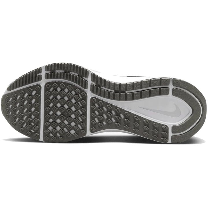 Nike Structure 25