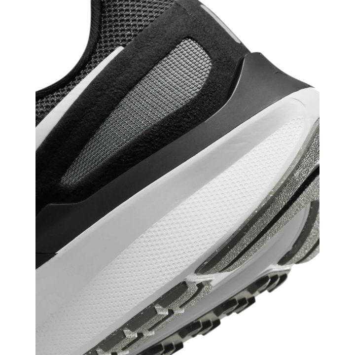 Nike Structure 25